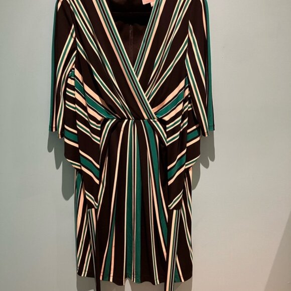 Striped Wrap dress - Picture 3 of 11